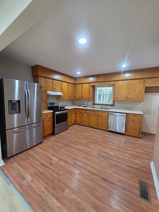 Photo - 808 Sunny Ln