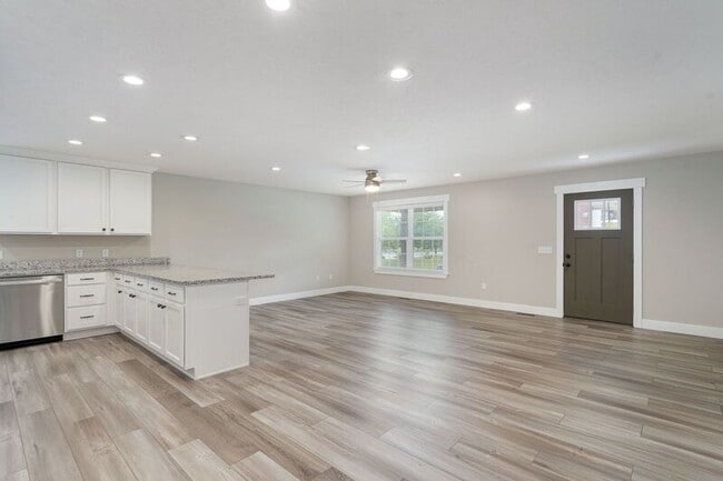 Photo - 1120 N Clay Ave