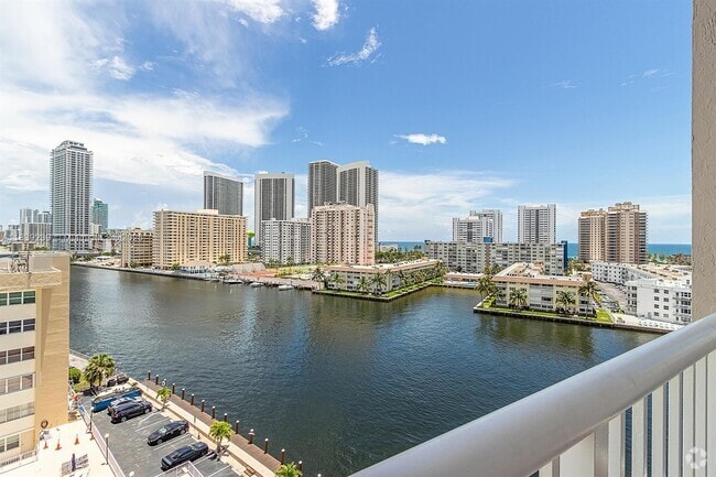 Building Photo - 121 Golden Isles Dr Unit 901 Rental