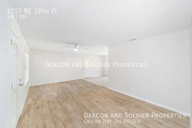 Photo - 1717 NE 28th Pl