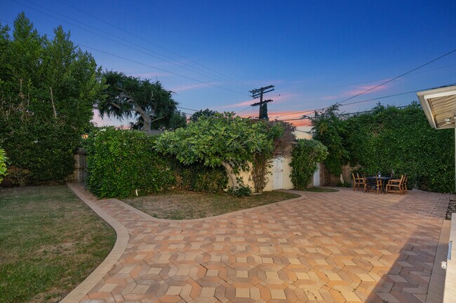 Photo - 465 N Kilkea Dr