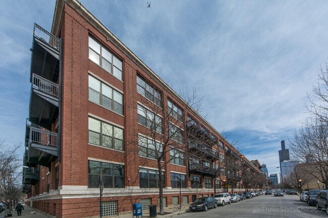 Photo - 1040 W Adams St Unit 309