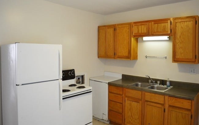 Photo - Tobaccoville Crossing