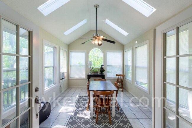 Photo - 4703 Alhambra St