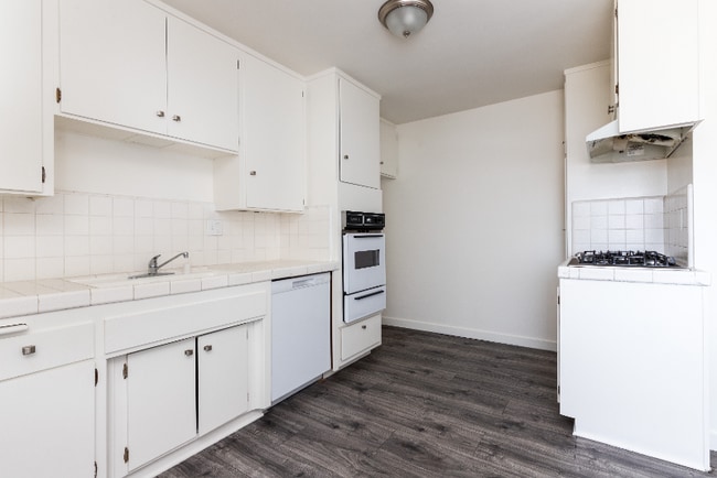 Photo - 410 W Regent St Unit 9