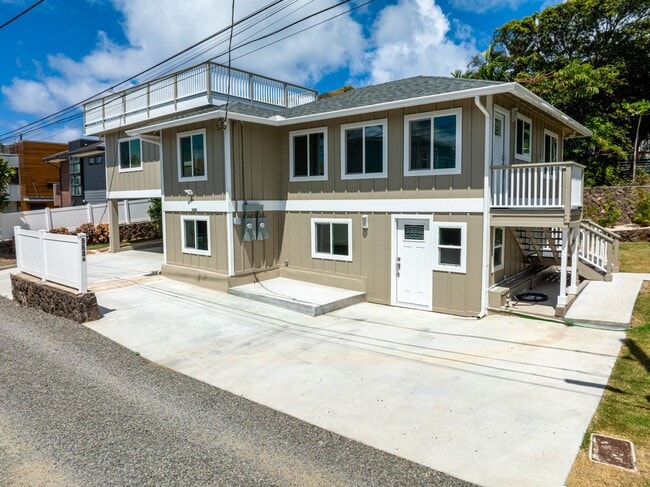 Photo - 4 bedroom 2 bath home, approx 1500 sq ft. with 4 car parking.