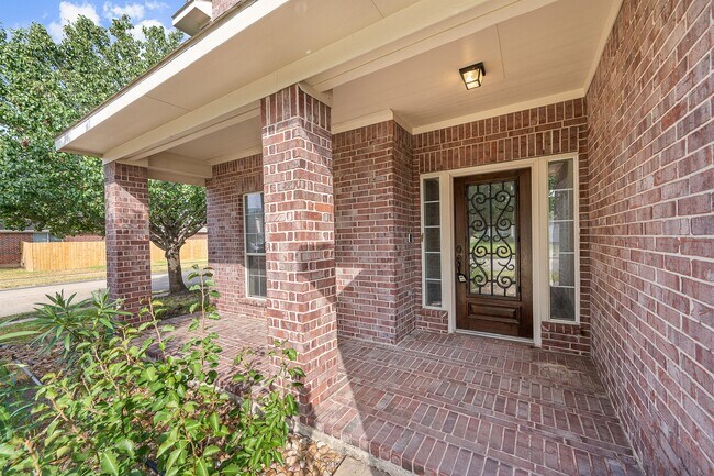 10003 Lynette Falls Dr