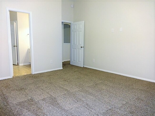 Photo - 2420 Avalon Trace Ln