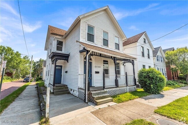 Building Photo - 3701 Chatham Ave Unit 1/DN Rental