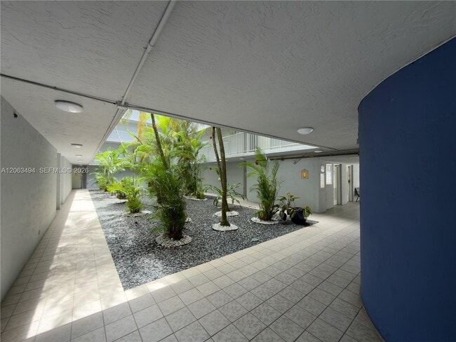 Photo - 8231 NW 8th St Unidad 2-504