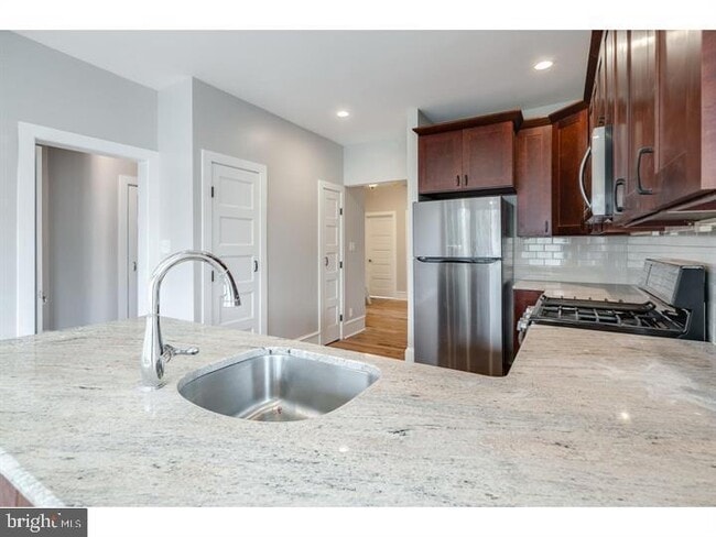 Photo - 309 Warwick Rd