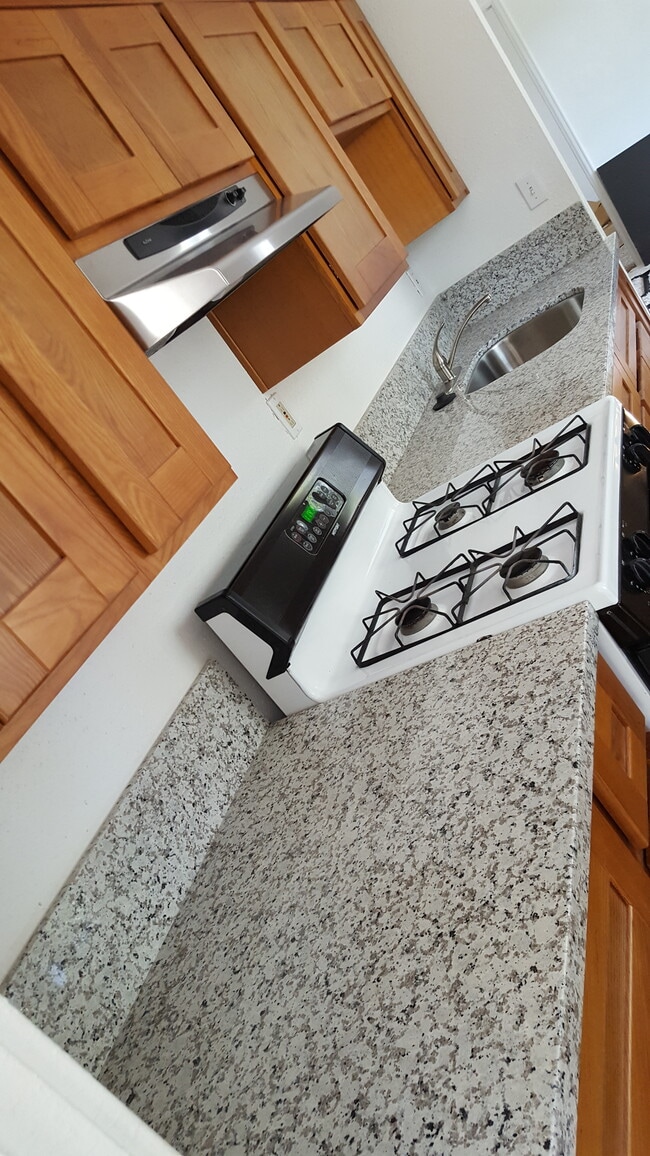 Building Photo - 3560 4th Ave Unit apt#2