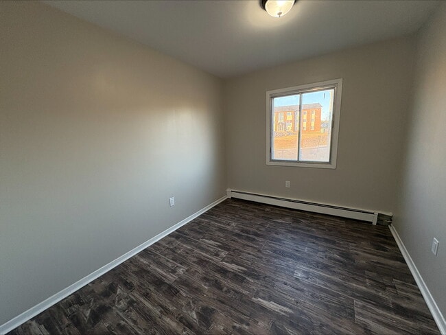 Photo - 1 Reading Crescent Unit 4