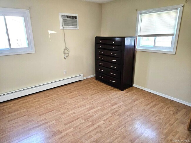 Photo - 56 Applegate Dr