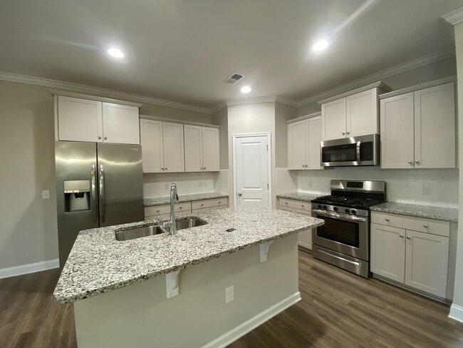 Room in 3 Bedroom Townhome at Harris Bay Rd - Room in 3 Bedroom Townhome at Harris Bay Rd