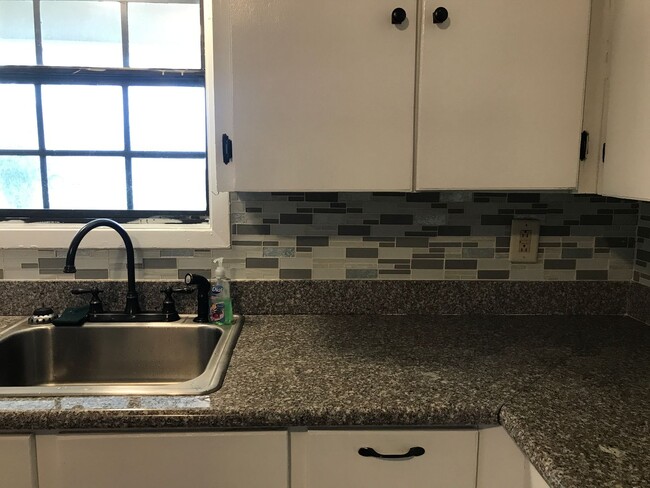 Photo - 304 Latin Dr