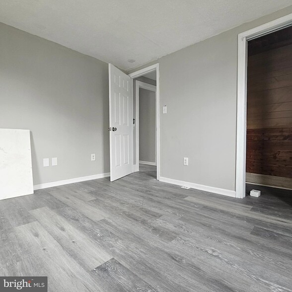 Photo - 5 E McNeal St