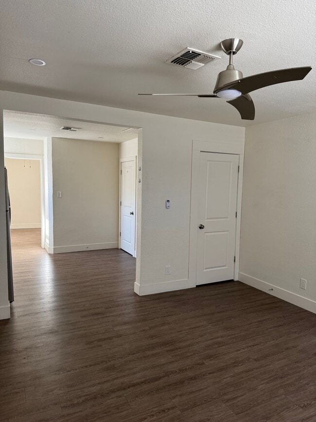 Photo - TRI PLEX in midtown..1 bedroom 1 bath with...