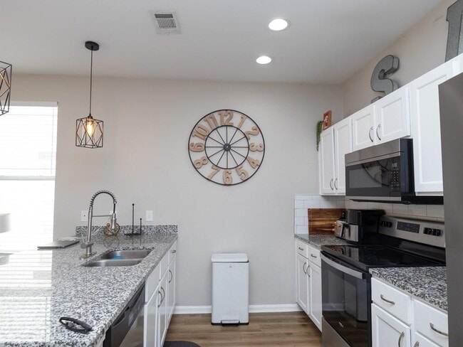 Photo - 516 Olive Branch Way