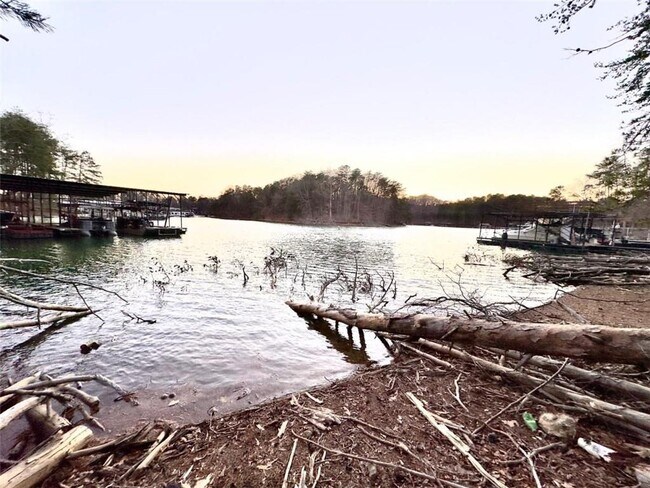 Photo - 2020 Driftwood Cir