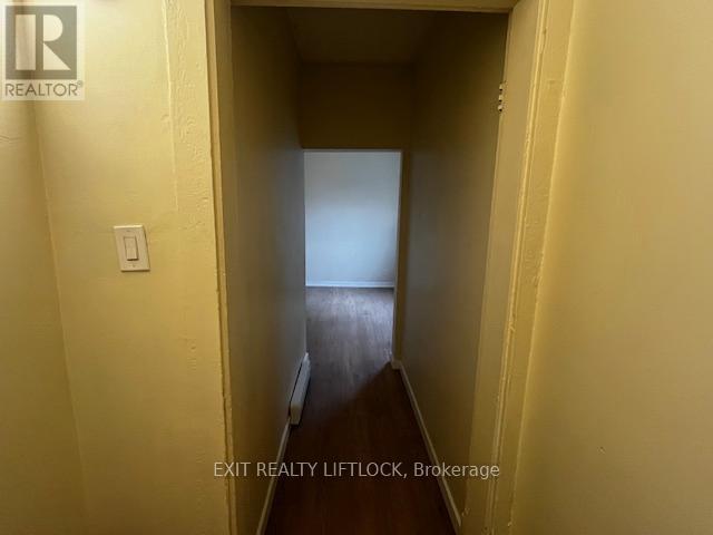 Photo - 209 Stewart St
