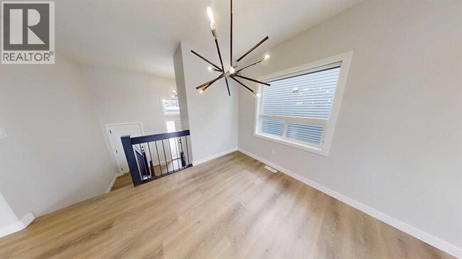 Photo - 10669-10133 133 Ave.