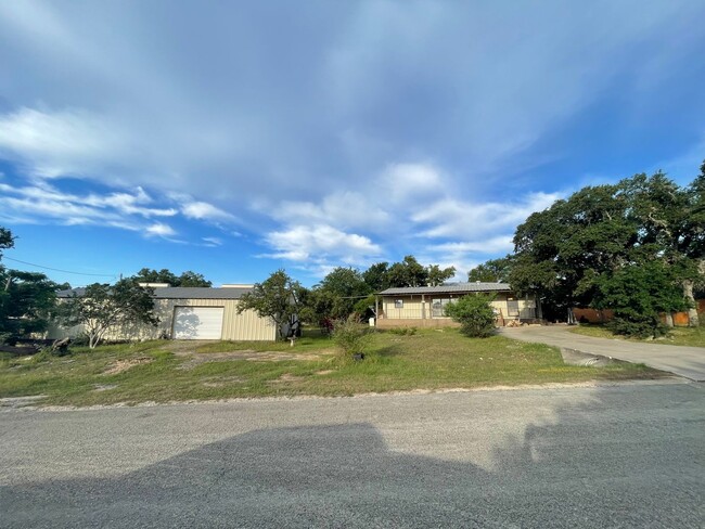 NEW ON MARKET - NEW ON MARKET Casa