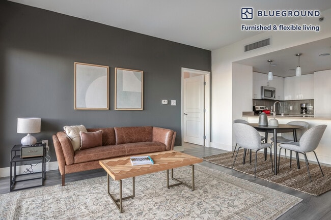 Photo - 2400 W El Camino Real Unidad FL2-ID282