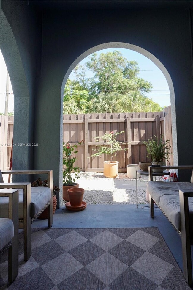 Photo - 1139 NE 3rd Ave