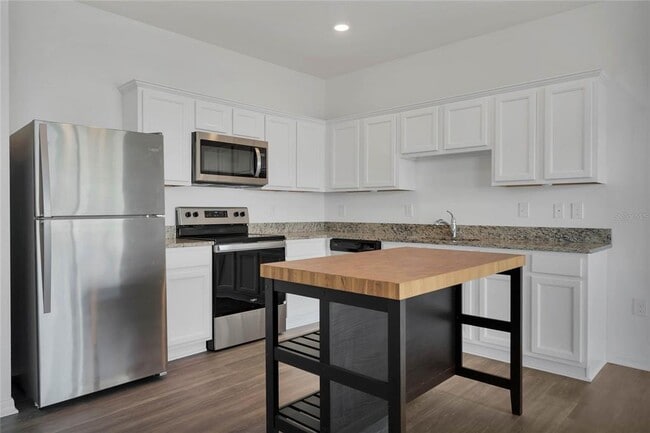 Photo - 840 Grandin St