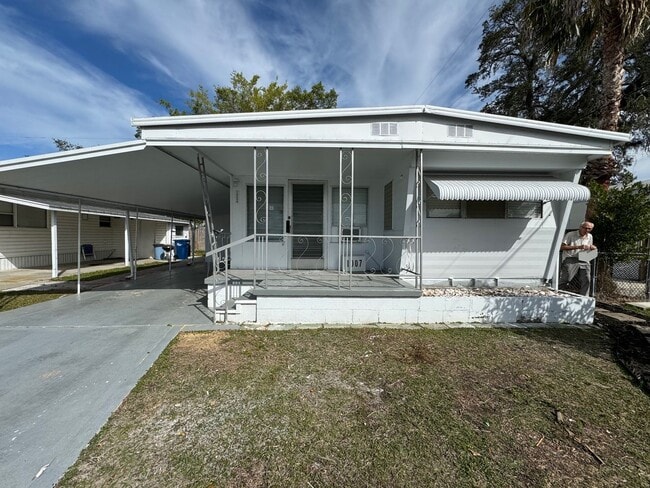 Building Photo - 1007 51st Ave W Unit B Rental