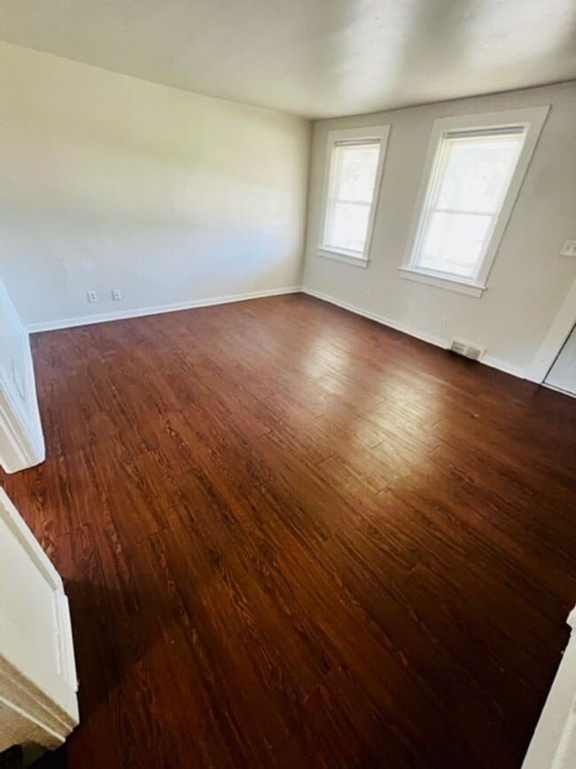 Photo - 1440 Smith St
