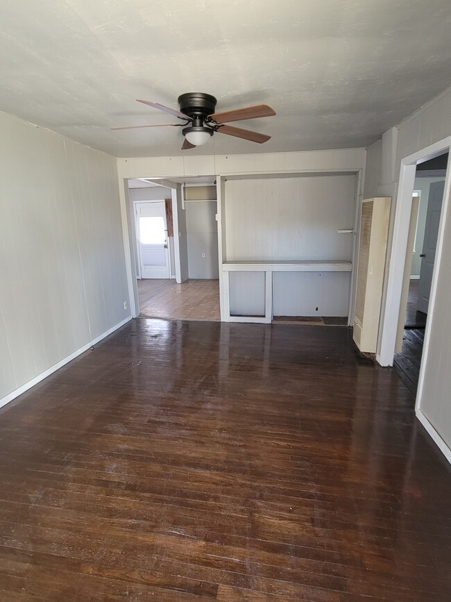 Photo - 307 N Alabama St