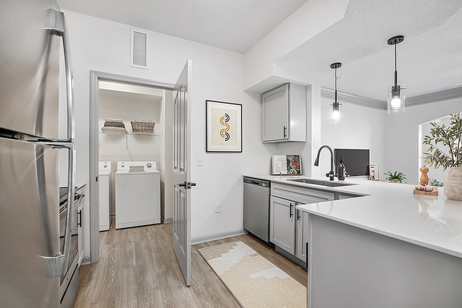 2x2 1247 sqft B2U - Kitchen_001