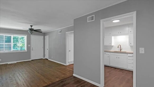 Building Photo - 6732 E 27th Pl