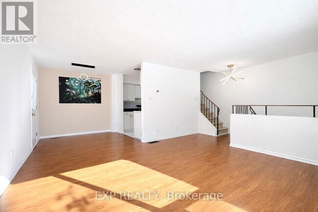 Photo - 11-C Sonnet Crescent