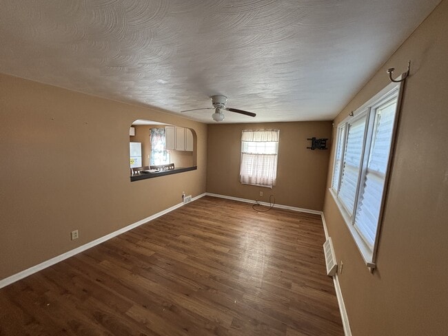 Photo - 3308 Harmont Ave NE