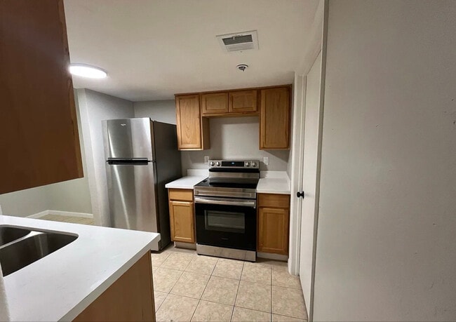 Building Photo - 12221 W Bell Rd