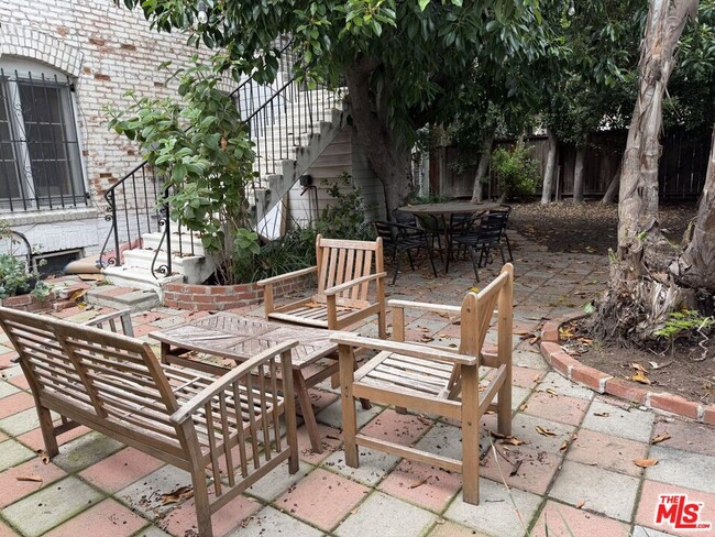 Photo - 1132 N Vista St Unidad 4