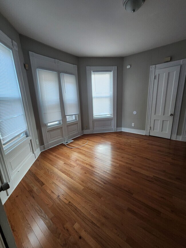 499 Winthrop Ave Unit 1