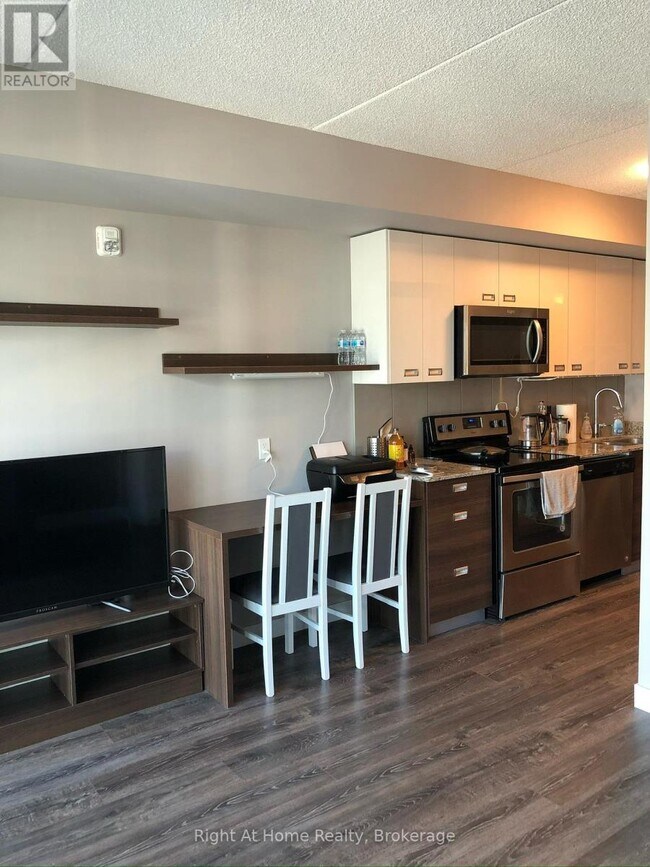Photo - 308 Lester St Unit 410