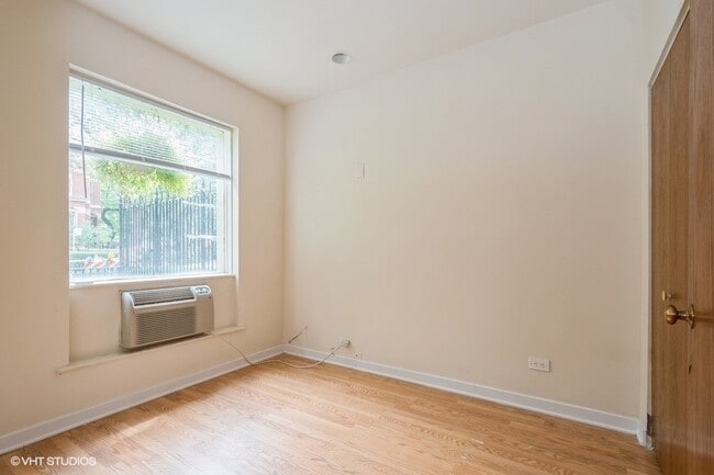 Photo - 1504 N Dearborn Pkwy