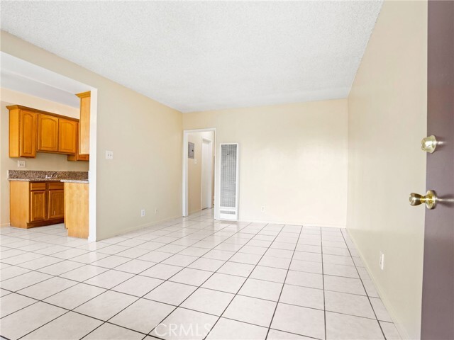 Building Photo - 9918 Ramona St Unit 6