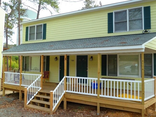 Photo - Inviting, updated 4br 3.5ba duplex w/ park...