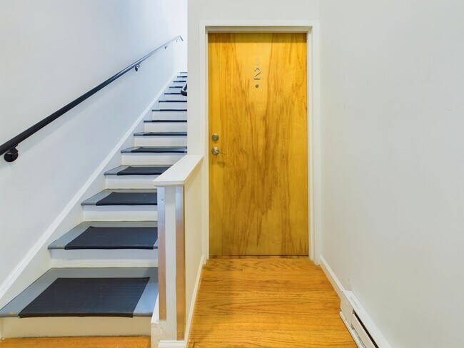 Photo - 137 Monticello Ave Unit APT 2