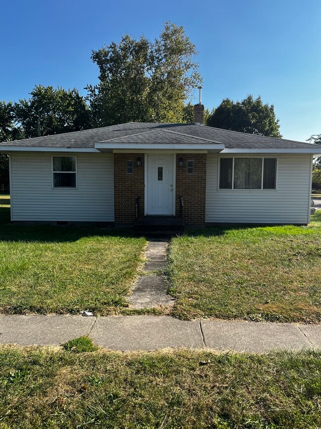 Building Photo - 5093 Center St Rental