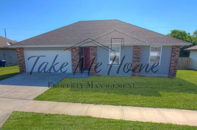 Building Photo - 3 Bedroom Home with Fenced Yard