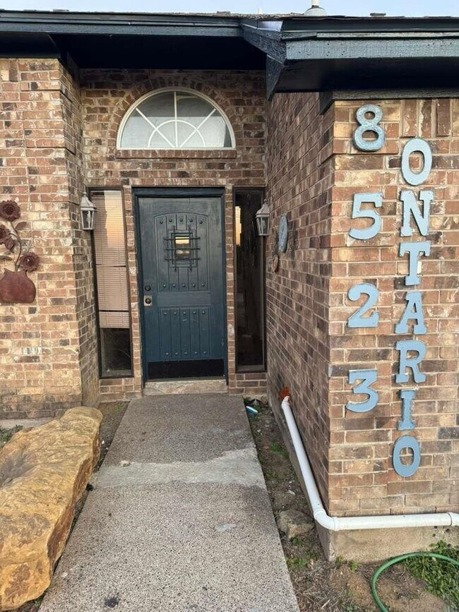 Photo - 8523 Ontario Loop