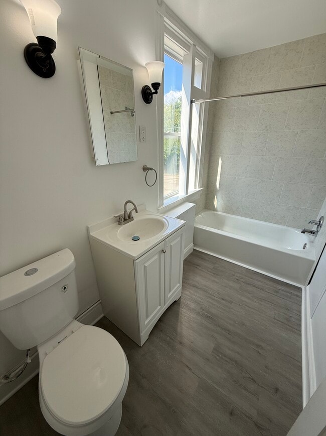 Photo - 3715 Dina Ave Unidad 2