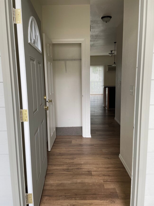 Photo - 1186 SW Lafayette Dr